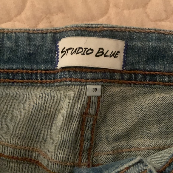 Frayed stretch denim shorts - Picture 3 of 3